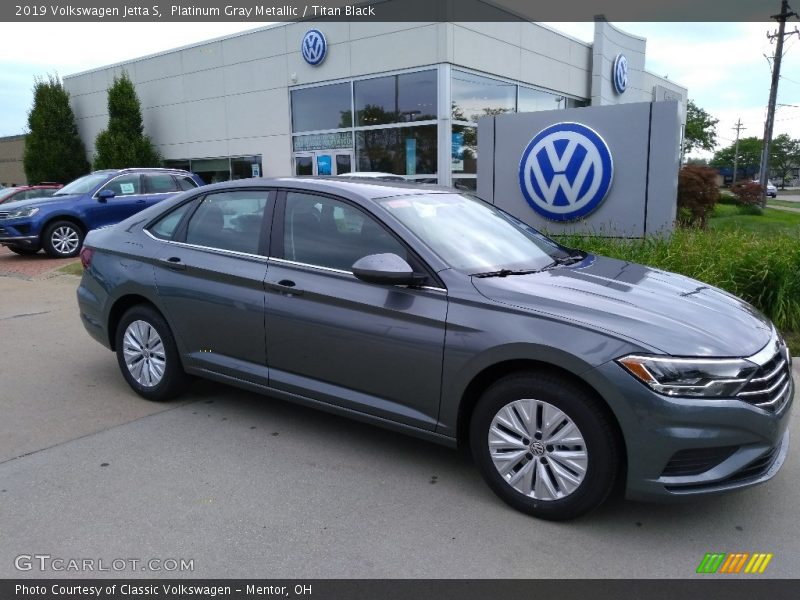 Platinum Gray Metallic / Titan Black 2019 Volkswagen Jetta S