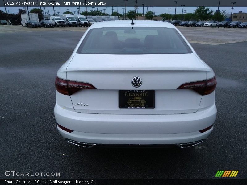 Pure White / Storm Gray 2019 Volkswagen Jetta R-Line