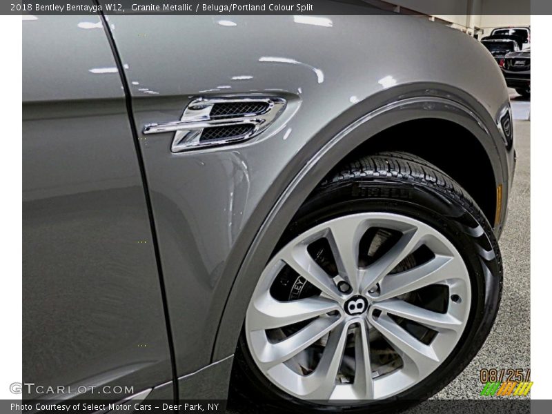 Granite Metallic / Beluga/Portland Colour Split 2018 Bentley Bentayga W12