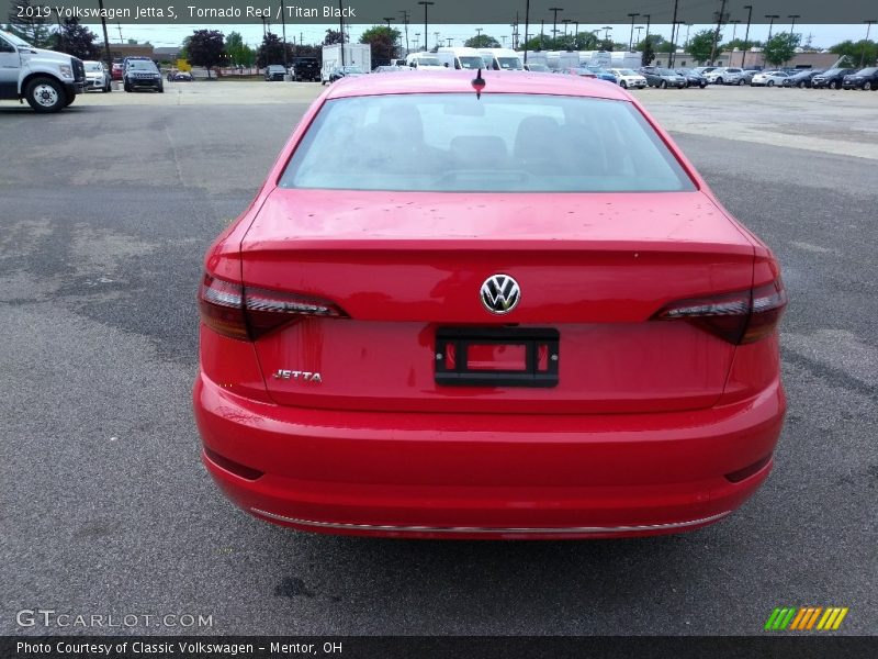 Tornado Red / Titan Black 2019 Volkswagen Jetta S