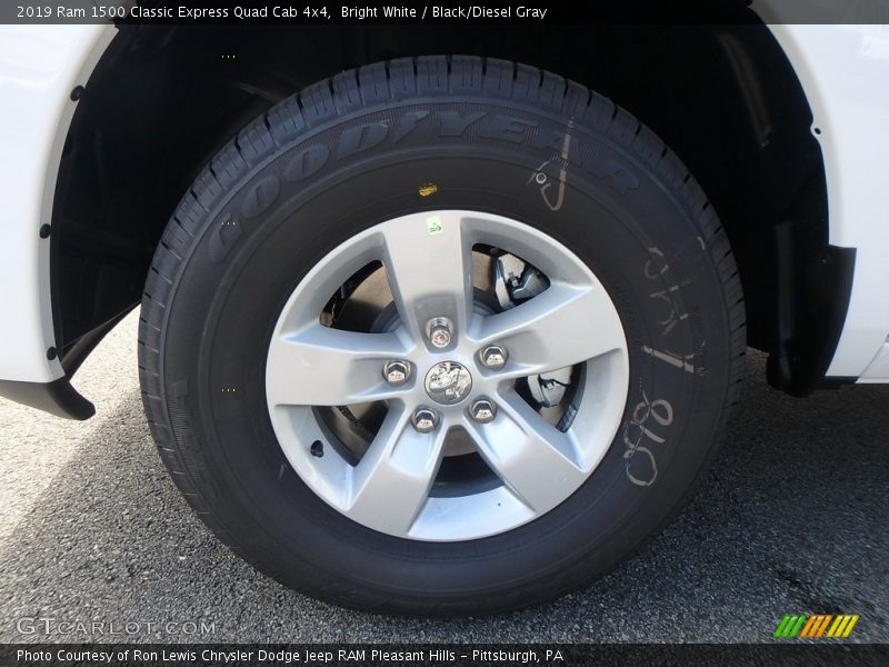 Bright White / Black/Diesel Gray 2019 Ram 1500 Classic Express Quad Cab 4x4