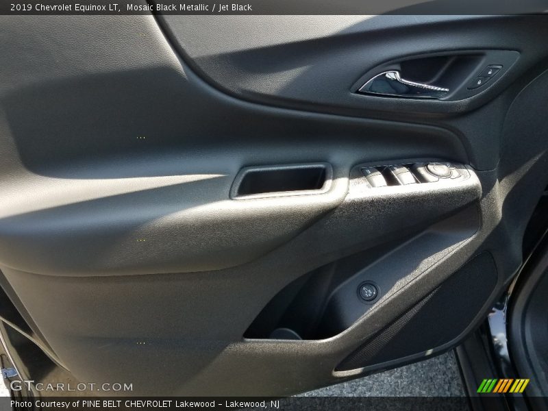 Mosaic Black Metallic / Jet Black 2019 Chevrolet Equinox LT