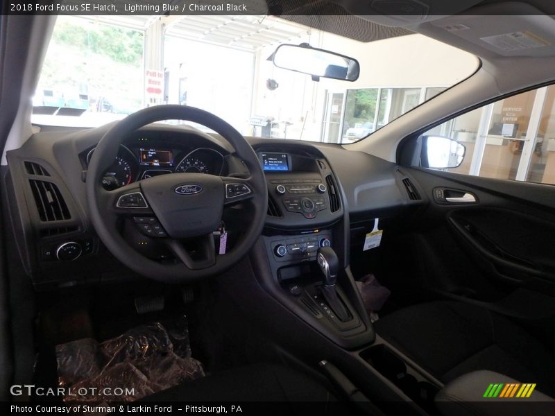 Lightning Blue / Charcoal Black 2018 Ford Focus SE Hatch