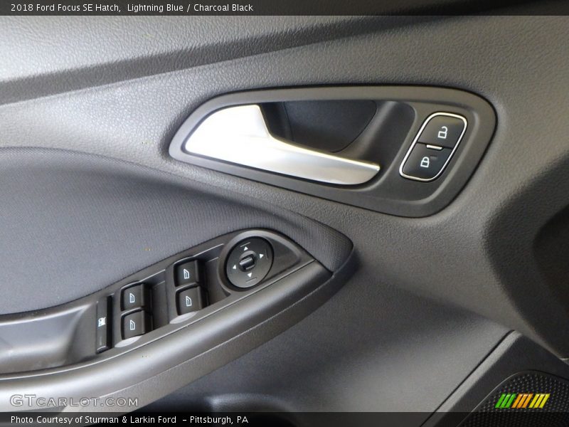 Lightning Blue / Charcoal Black 2018 Ford Focus SE Hatch