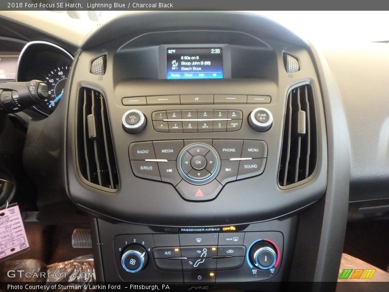 Lightning Blue / Charcoal Black 2018 Ford Focus SE Hatch