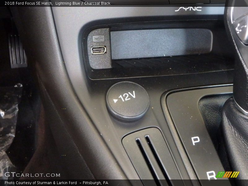 Lightning Blue / Charcoal Black 2018 Ford Focus SE Hatch