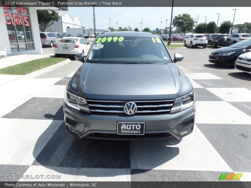 Platinum Gray Metallic / Titan Black 2018 Volkswagen Tiguan S