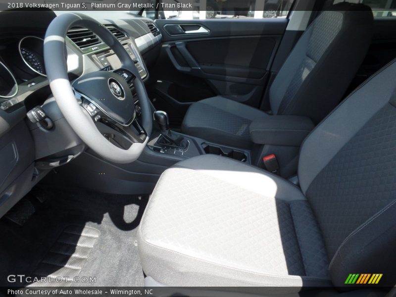 Platinum Gray Metallic / Titan Black 2018 Volkswagen Tiguan S