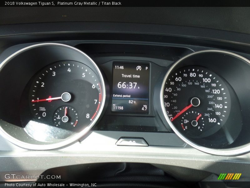 Platinum Gray Metallic / Titan Black 2018 Volkswagen Tiguan S