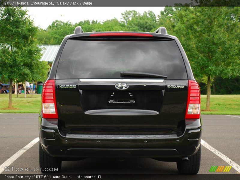 Galaxy Black / Beige 2007 Hyundai Entourage SE