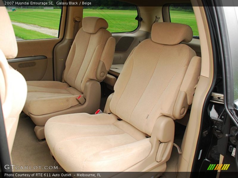 Galaxy Black / Beige 2007 Hyundai Entourage SE