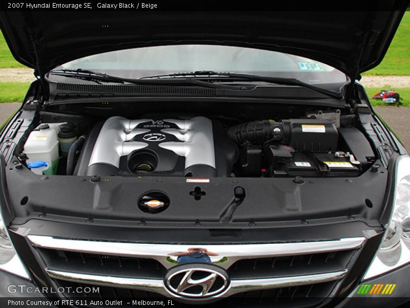 Galaxy Black / Beige 2007 Hyundai Entourage SE