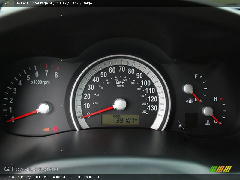 Galaxy Black / Beige 2007 Hyundai Entourage SE
