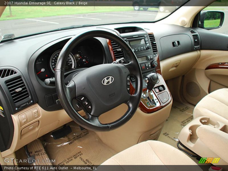 Galaxy Black / Beige 2007 Hyundai Entourage SE