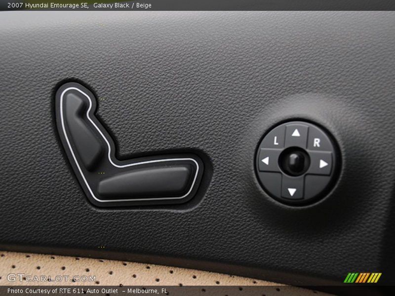 Galaxy Black / Beige 2007 Hyundai Entourage SE