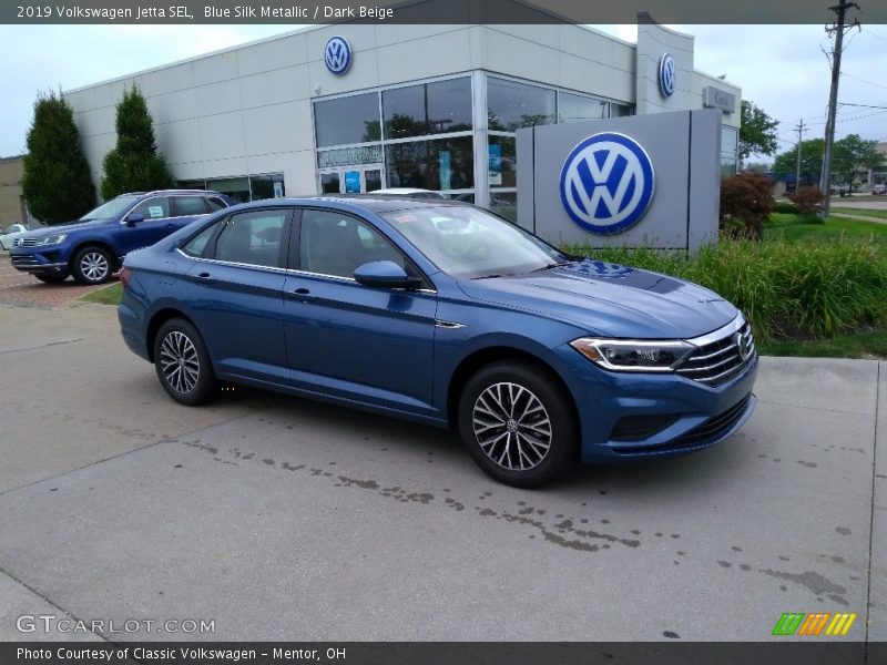 Front 3/4 View of 2019 Jetta SEL