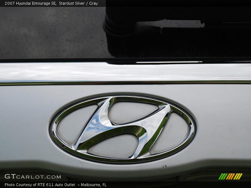 Stardust Silver / Gray 2007 Hyundai Entourage SE
