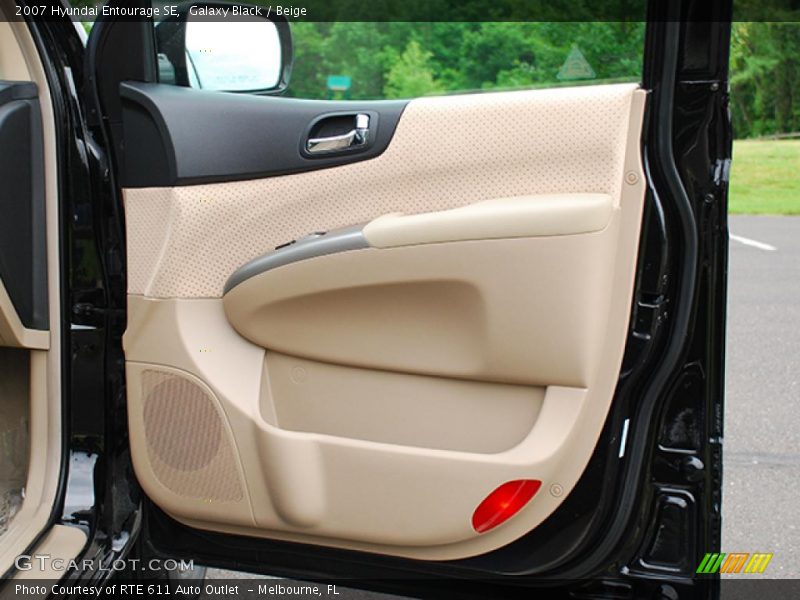 Galaxy Black / Beige 2007 Hyundai Entourage SE