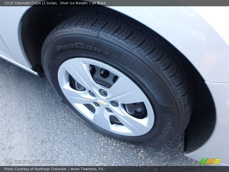 Silver Ice Metallic / Jet Black 2016 Chevrolet Cruze LS Sedan