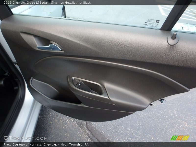 Silver Ice Metallic / Jet Black 2016 Chevrolet Cruze LS Sedan