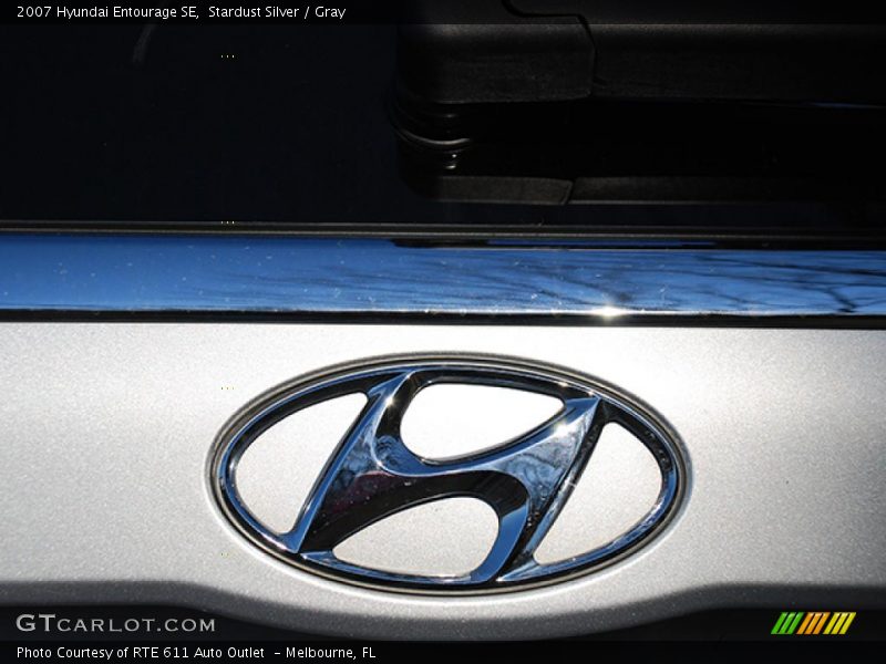 Stardust Silver / Gray 2007 Hyundai Entourage SE
