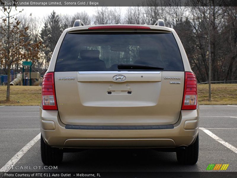 Sonora Gold / Beige 2007 Hyundai Entourage Limited