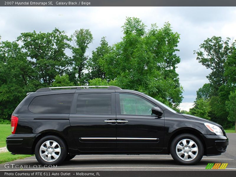 Galaxy Black / Beige 2007 Hyundai Entourage SE