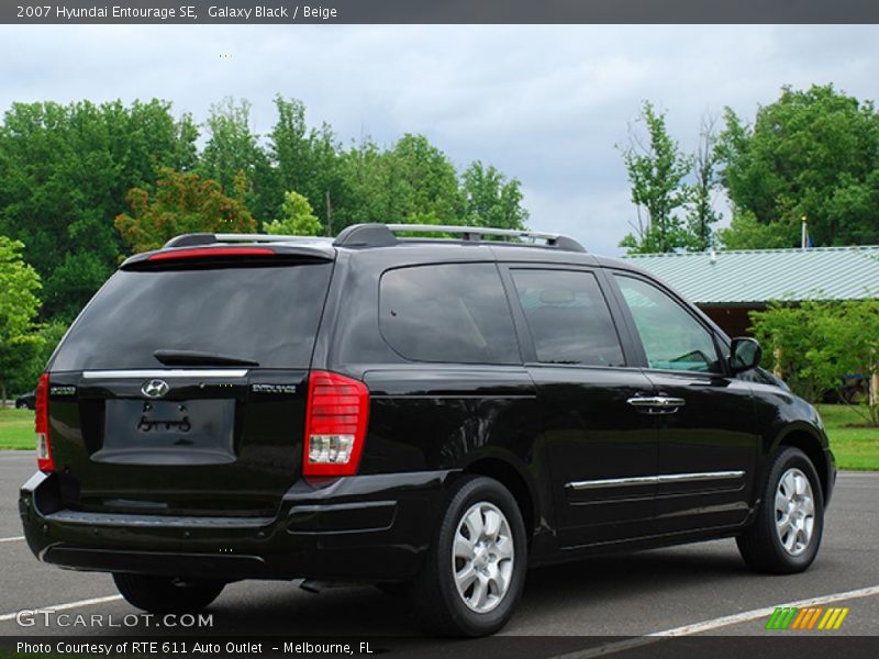 Galaxy Black / Beige 2007 Hyundai Entourage SE