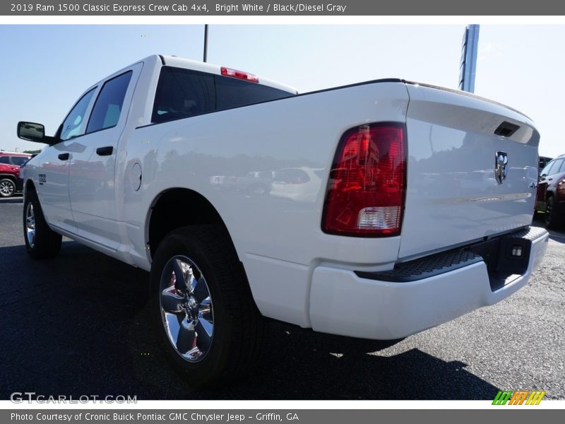 Bright White / Black/Diesel Gray 2019 Ram 1500 Classic Express Crew Cab 4x4