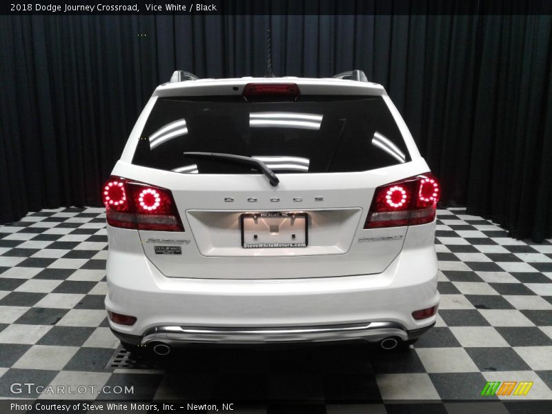 Vice White / Black 2018 Dodge Journey Crossroad