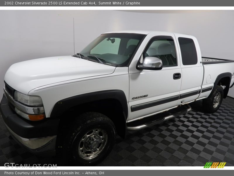 Summit White / Graphite 2002 Chevrolet Silverado 2500 LS Extended Cab 4x4