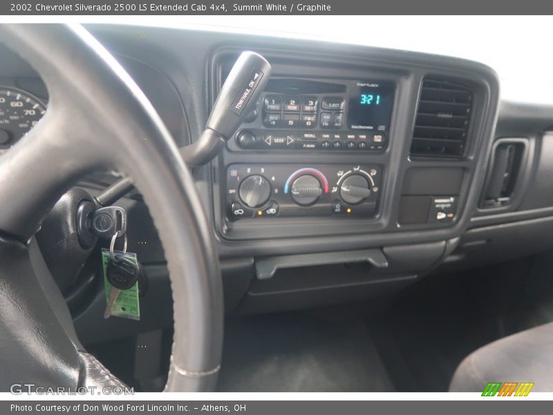 Summit White / Graphite 2002 Chevrolet Silverado 2500 LS Extended Cab 4x4