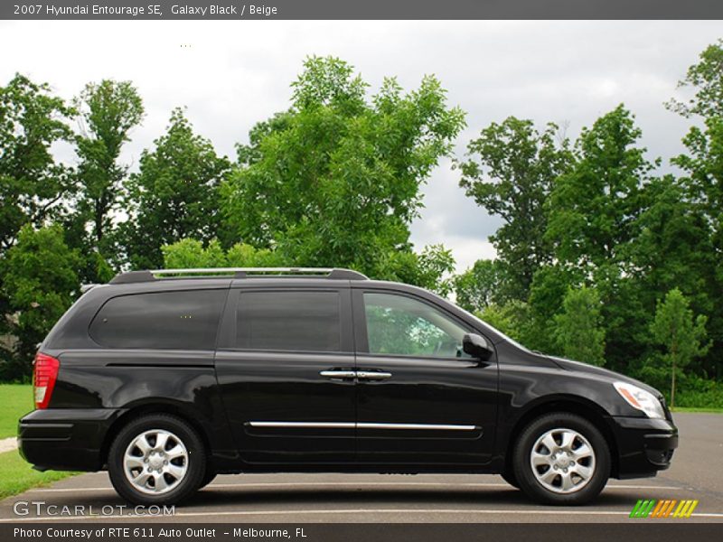 Galaxy Black / Beige 2007 Hyundai Entourage SE