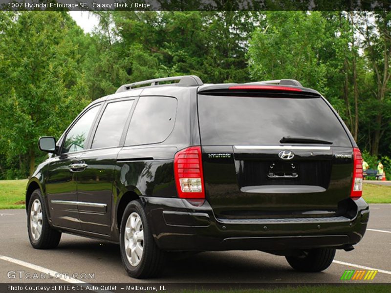 Galaxy Black / Beige 2007 Hyundai Entourage SE