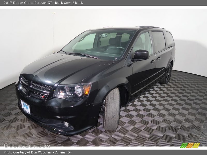 Black Onyx / Black 2017 Dodge Grand Caravan GT