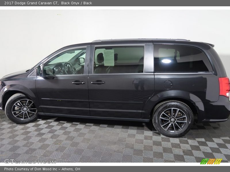 Black Onyx / Black 2017 Dodge Grand Caravan GT