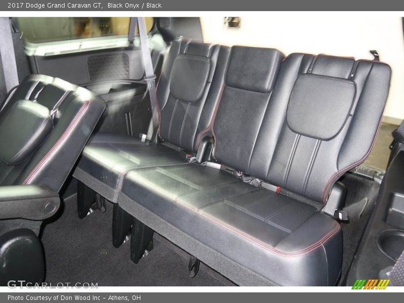 Black Onyx / Black 2017 Dodge Grand Caravan GT