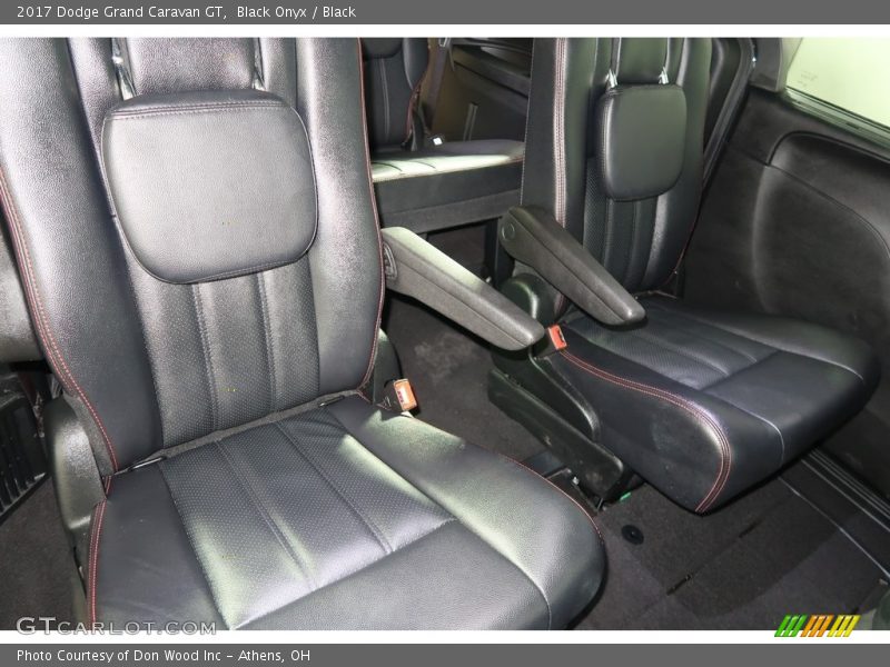 Black Onyx / Black 2017 Dodge Grand Caravan GT