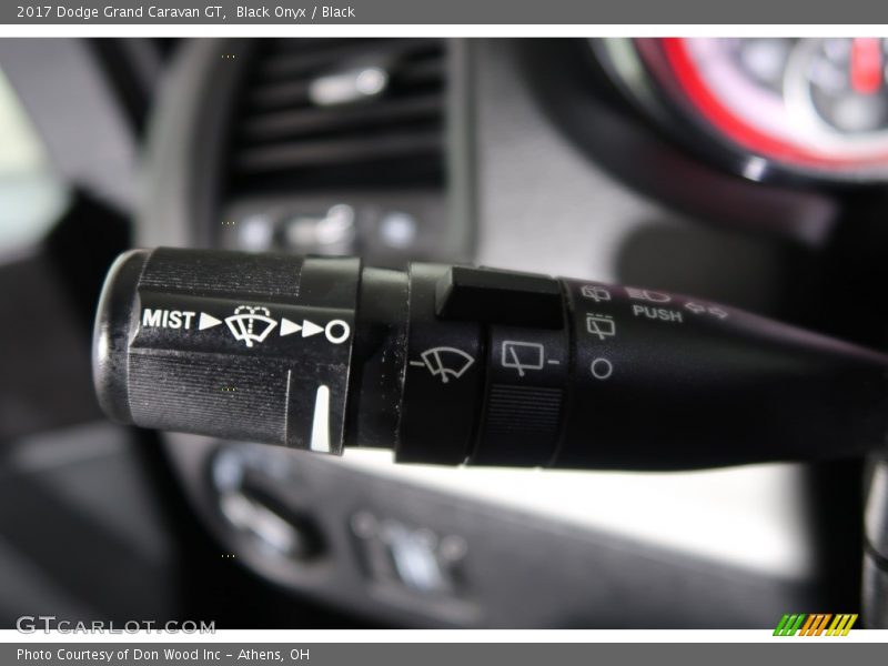 Black Onyx / Black 2017 Dodge Grand Caravan GT