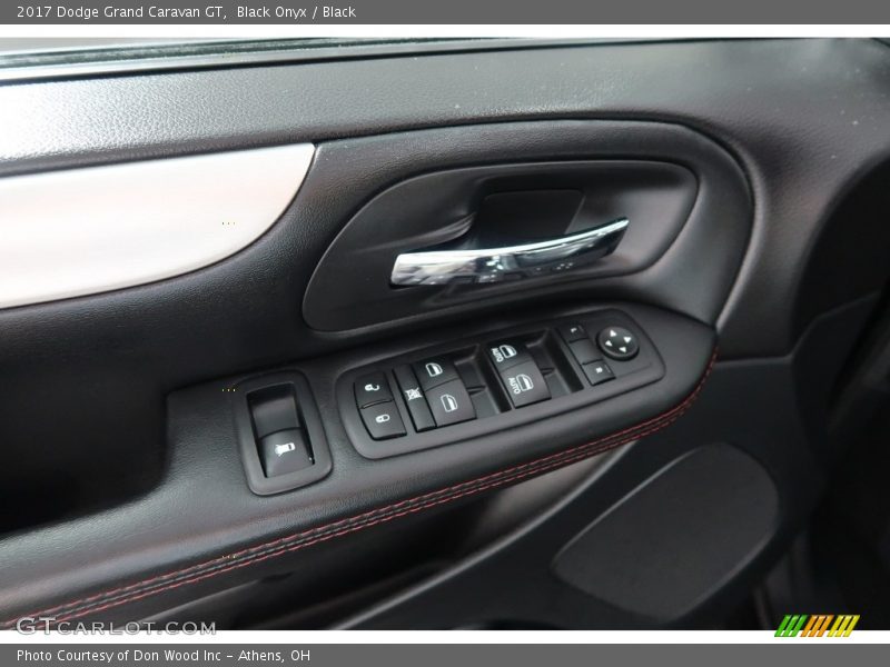Black Onyx / Black 2017 Dodge Grand Caravan GT