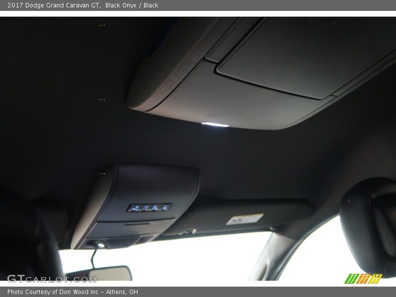 Black Onyx / Black 2017 Dodge Grand Caravan GT