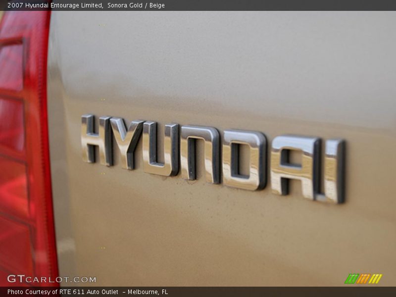 Sonora Gold / Beige 2007 Hyundai Entourage Limited