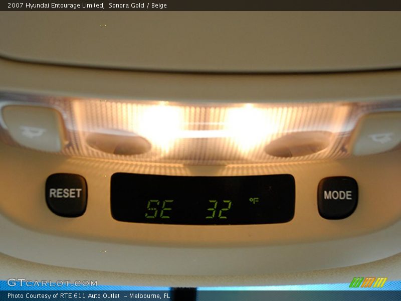 Sonora Gold / Beige 2007 Hyundai Entourage Limited