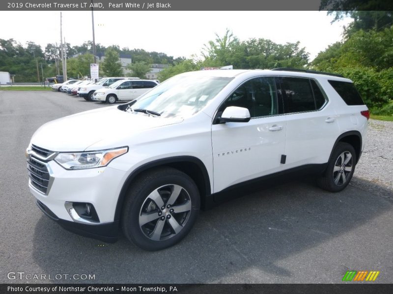 Pearl White / Jet Black 2019 Chevrolet Traverse LT AWD