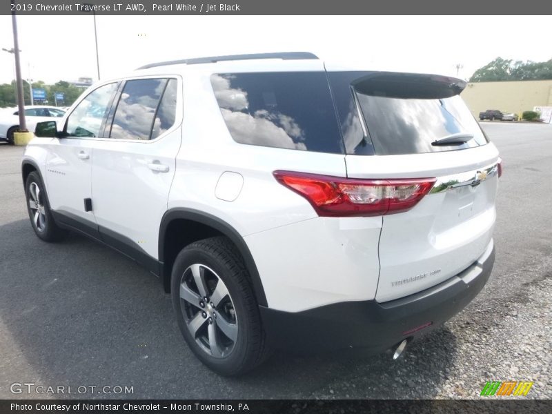 Pearl White / Jet Black 2019 Chevrolet Traverse LT AWD