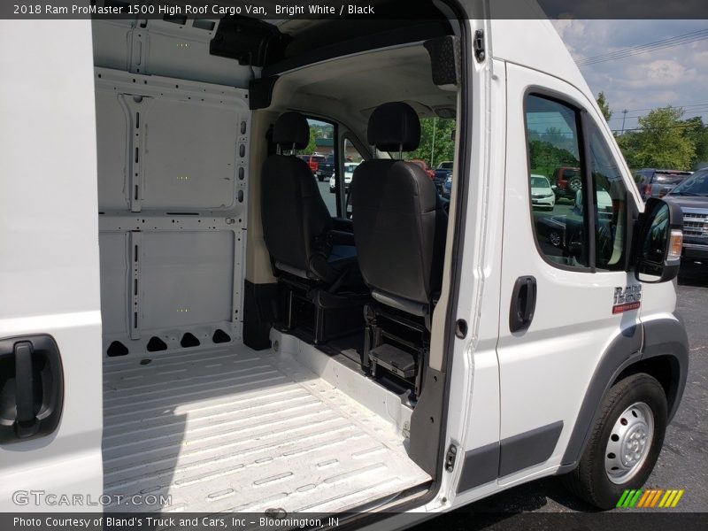 Bright White / Black 2018 Ram ProMaster 1500 High Roof Cargo Van