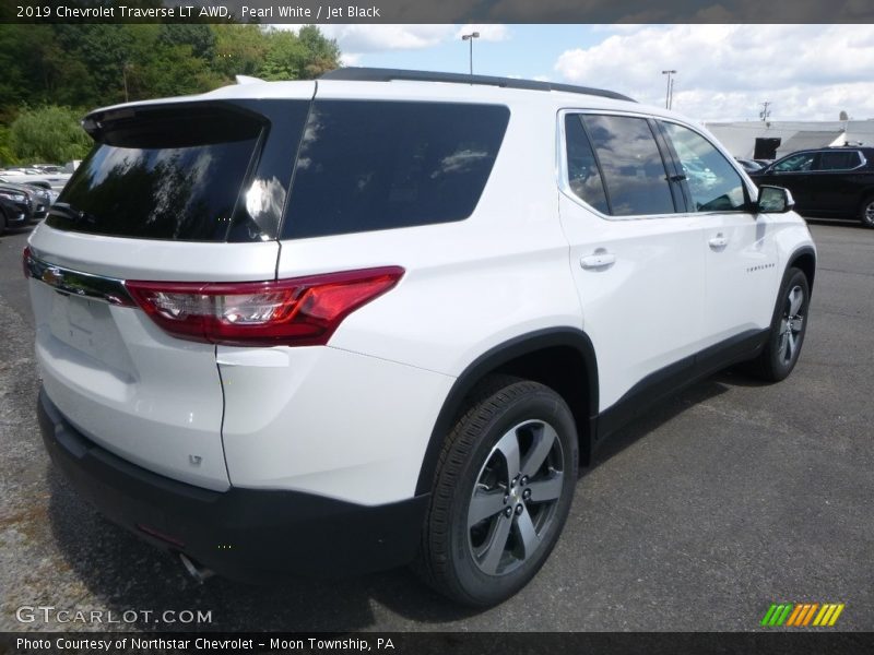 Pearl White / Jet Black 2019 Chevrolet Traverse LT AWD