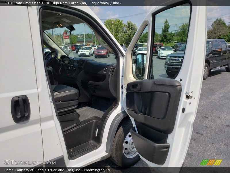 Bright White / Black 2018 Ram ProMaster 1500 High Roof Cargo Van