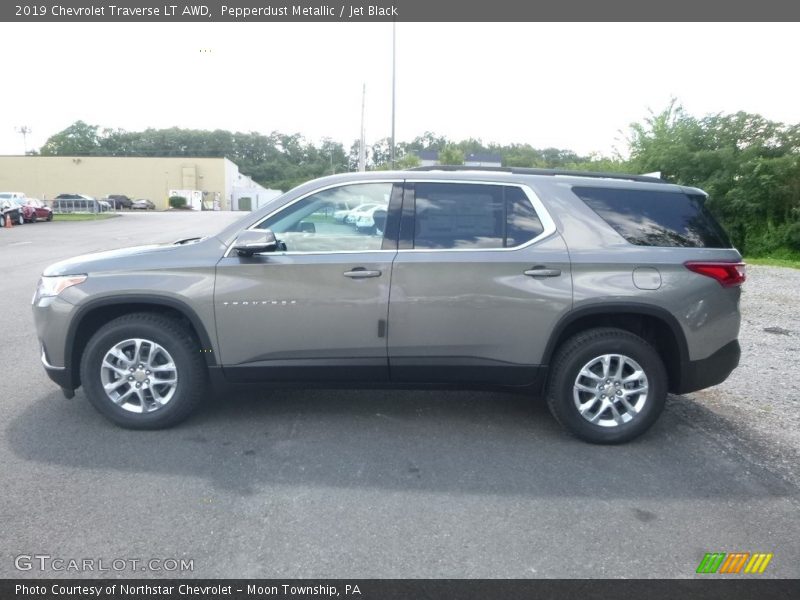 Pepperdust Metallic / Jet Black 2019 Chevrolet Traverse LT AWD