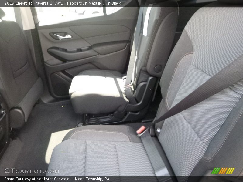 Pepperdust Metallic / Jet Black 2019 Chevrolet Traverse LT AWD